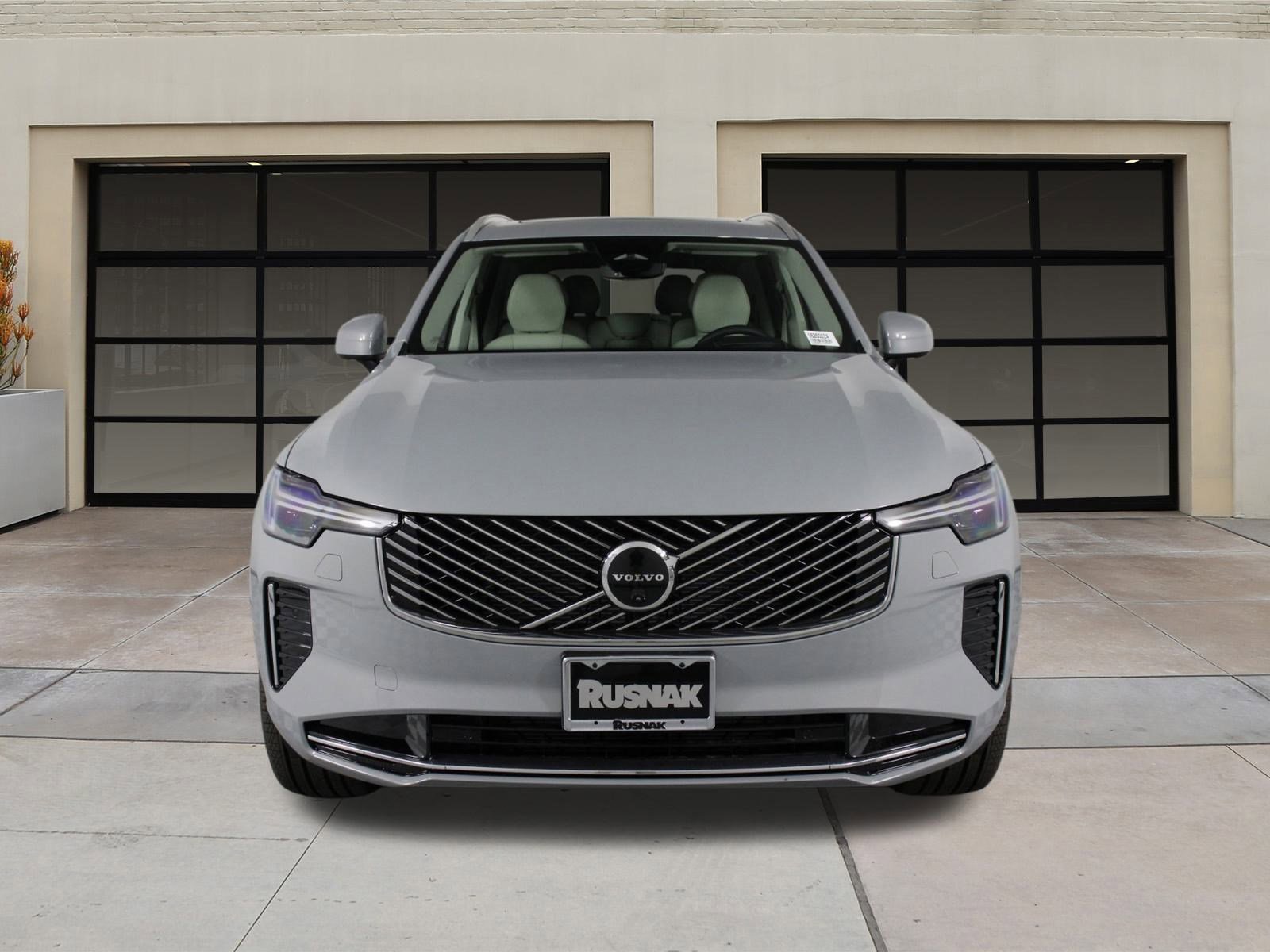 New 2026 Volvo XC90 B6 Ultra image 2