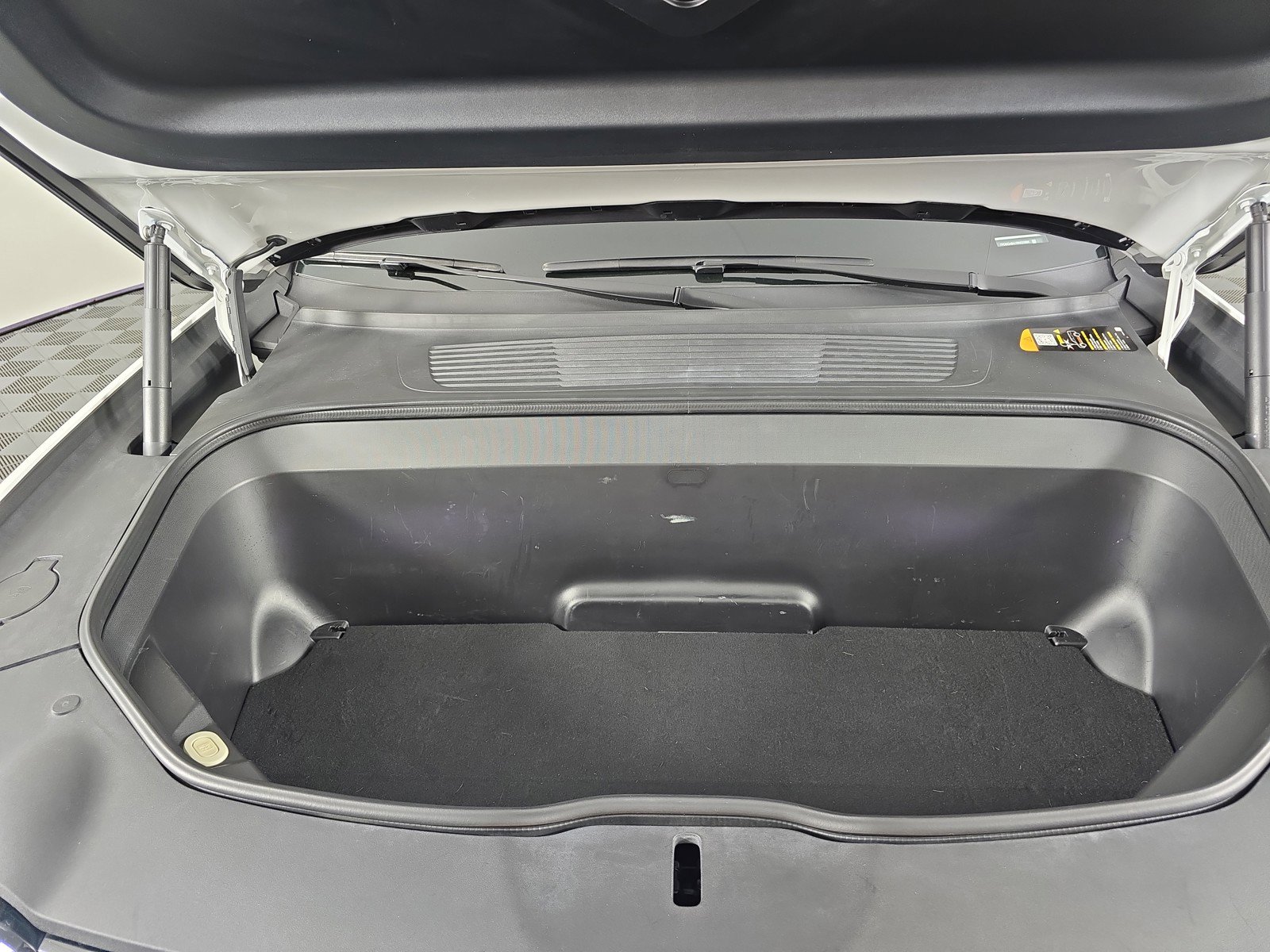 Used 2024 Rivian R1S Adventure image 14