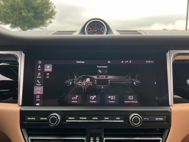 Used 2021 Porsche Macan AWD/4WD image 25