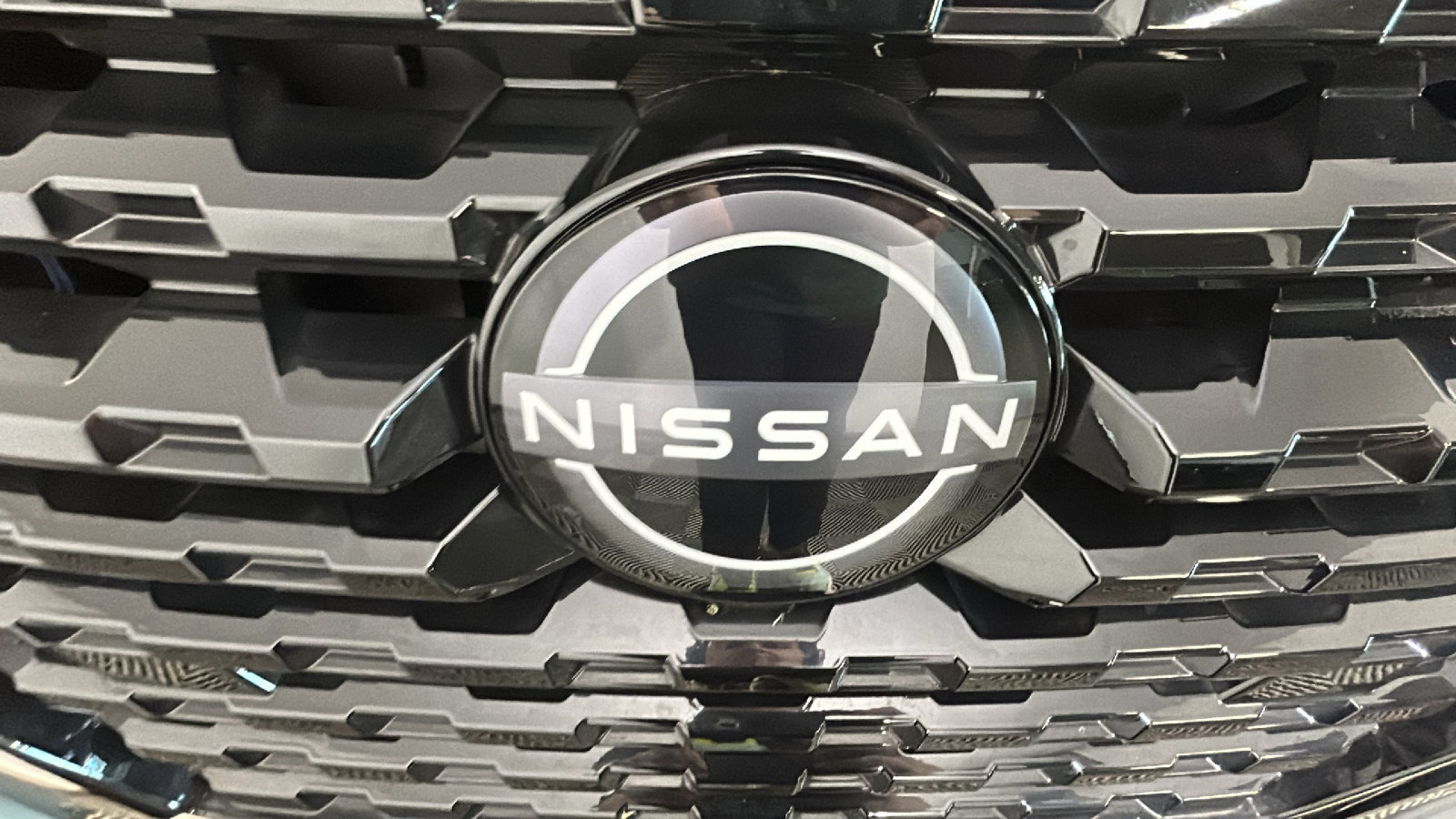Used 2023 Nissan Kicks SR FWD image 10