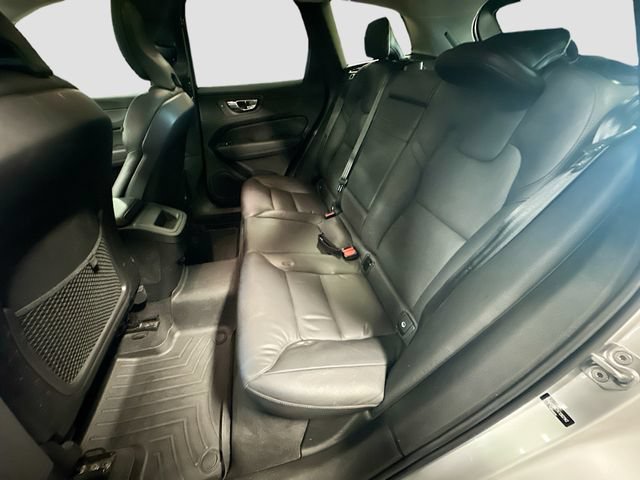 Used 2019 Volvo XC60 T6 Momentum w/ Multimedia Package AWD/4WD image 27