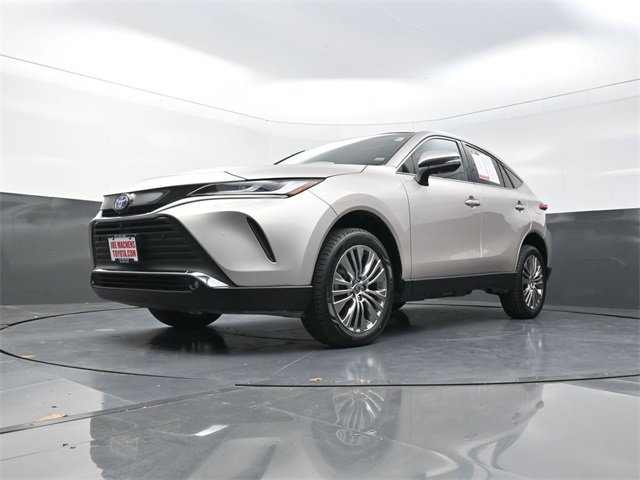 Used 2023 Toyota Venza Limited image 29