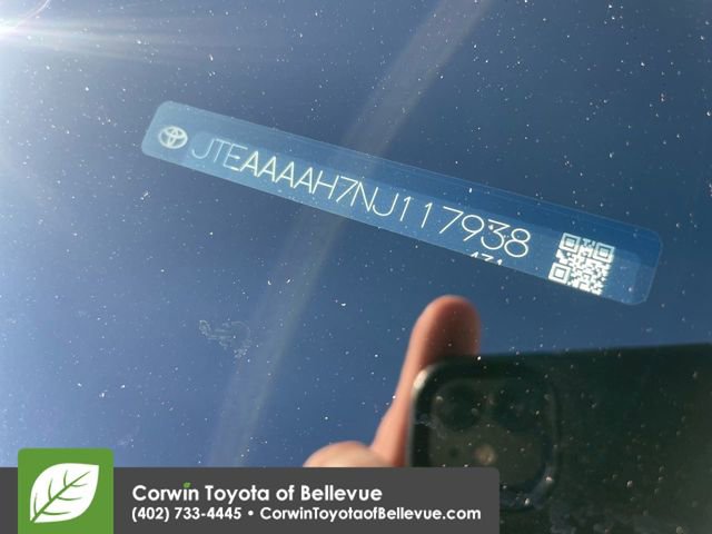 Certified 2022 Toyota Venza LE image 26