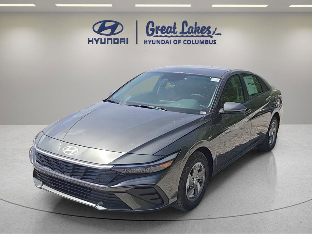 New 2026 Hyundai Elantra SE FWD image 3