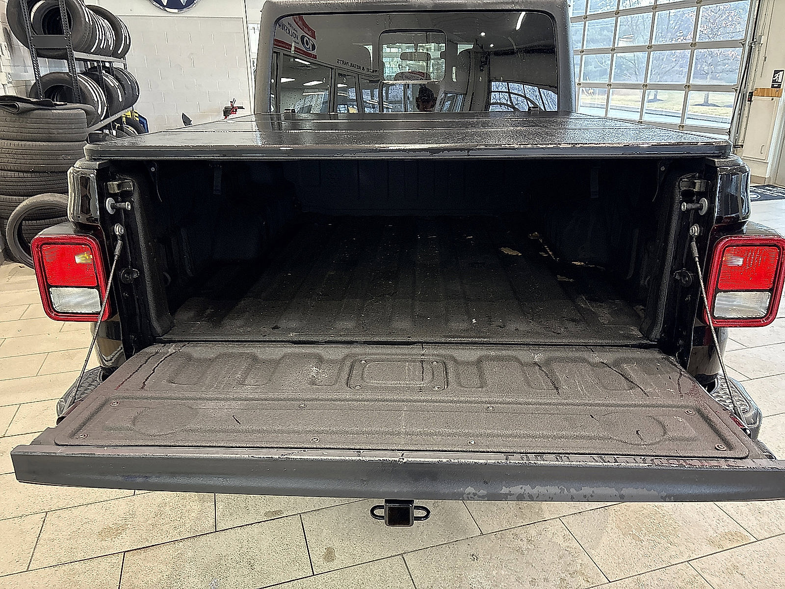 Used 2023 Jeep Gladiator Sport AWD/4WD image 14