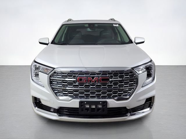 Used 2024 GMC Terrain Denali w/ LPO, Cargo Package image 8