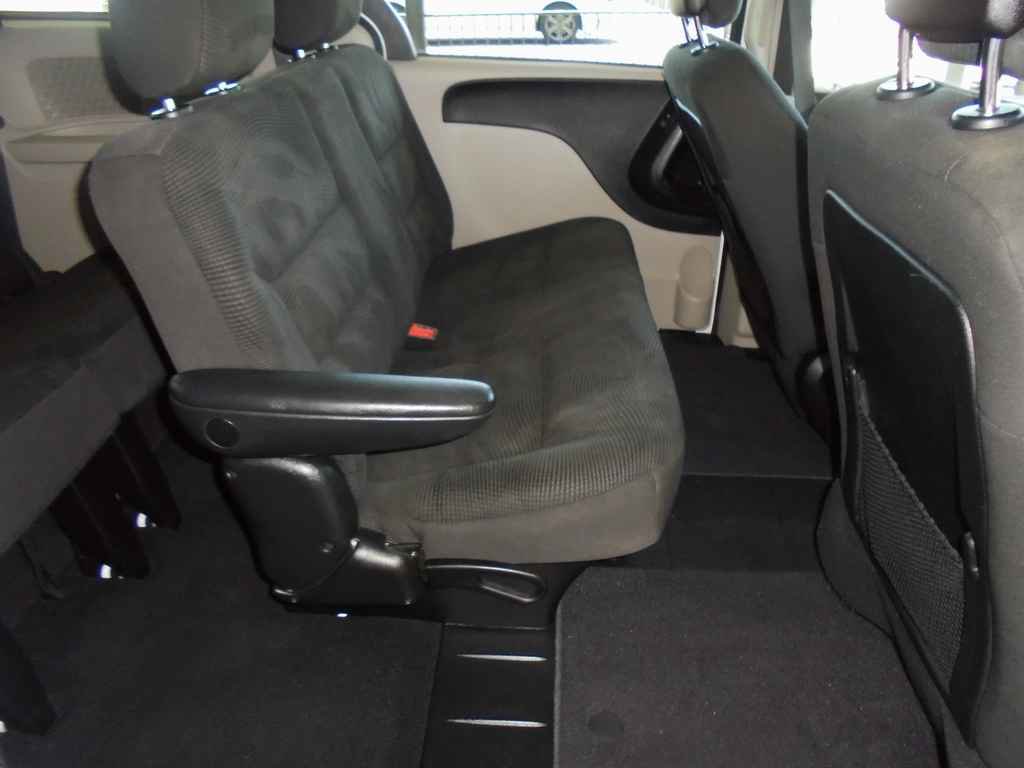 Used 2020 Dodge Grand Caravan SE w/ UConnect Hands-Free Group FWD image 10