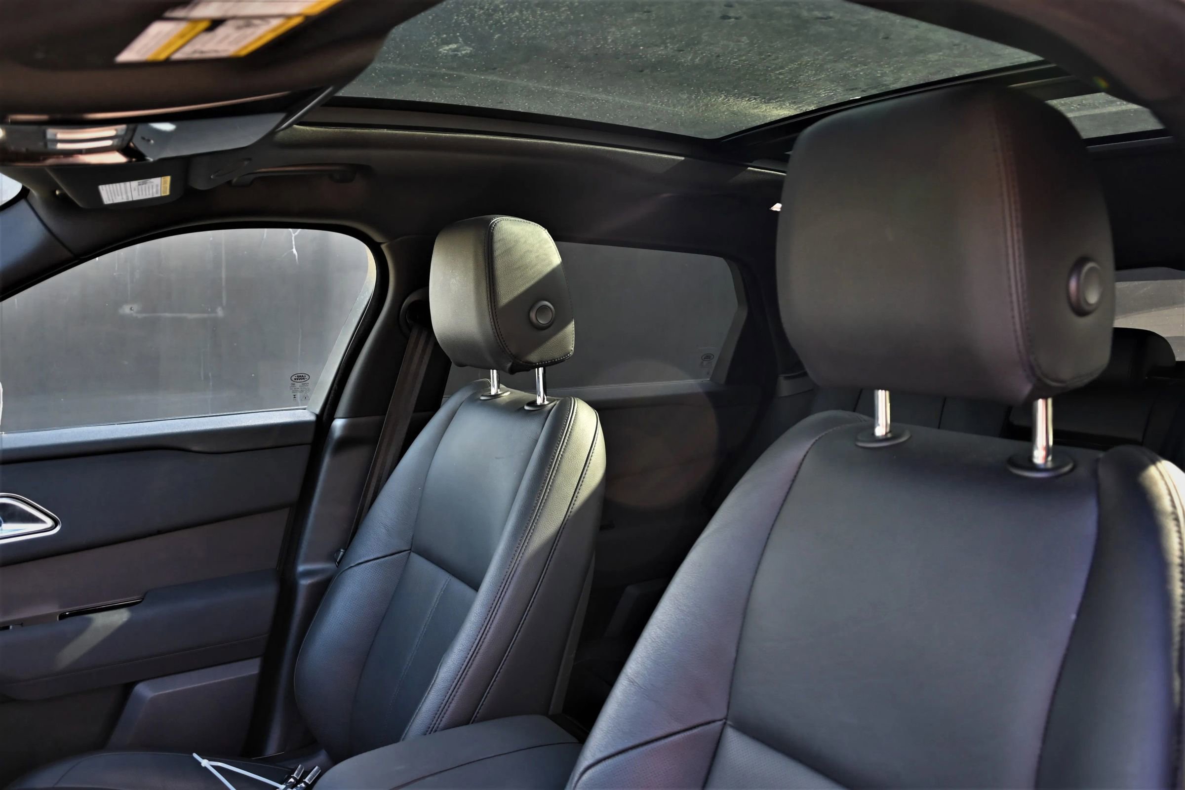 Used 2025 Land Rover Range Rover Velar Dynamic SE image 17