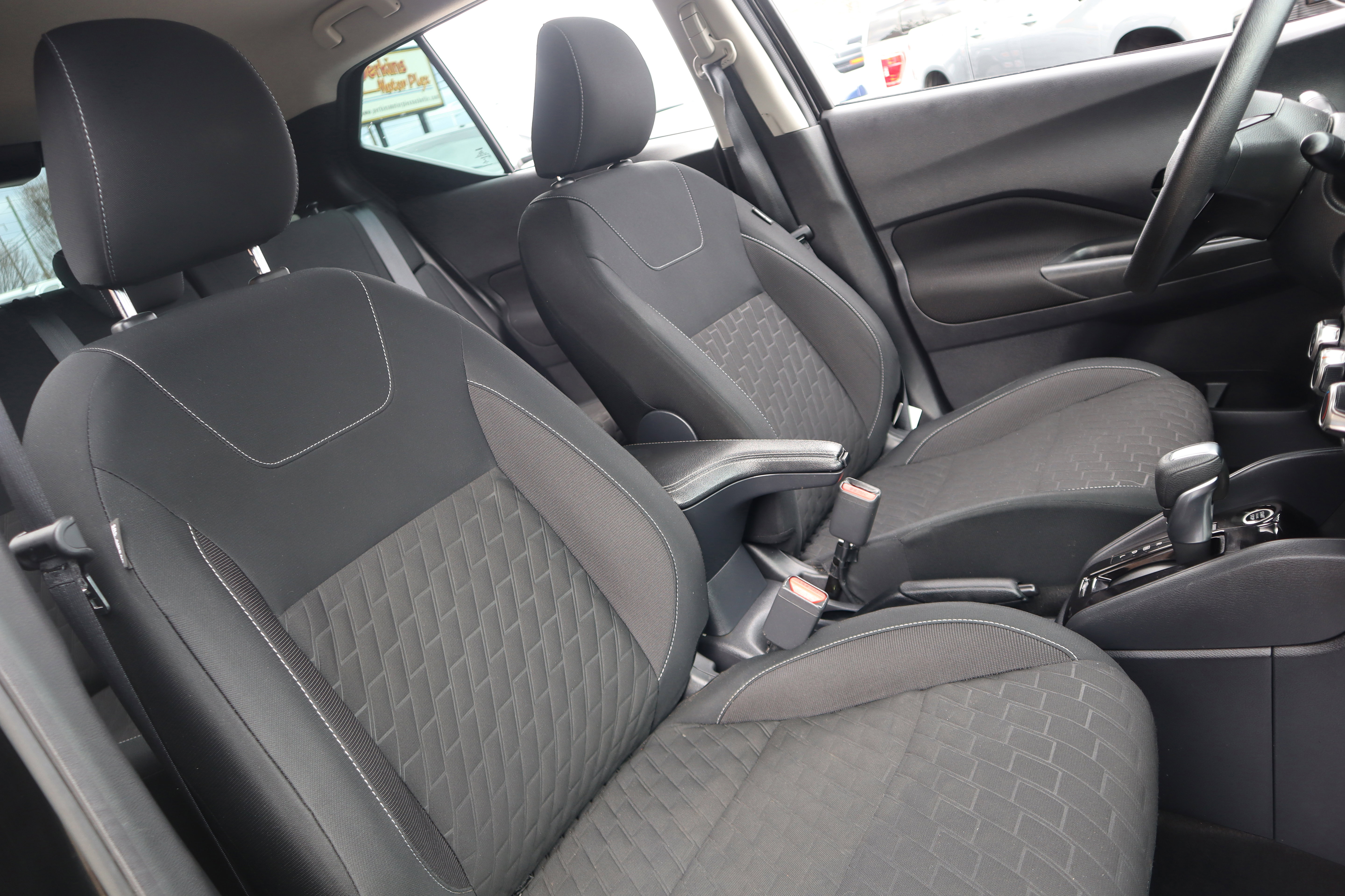 Used 2022 Nissan Kicks S image 28