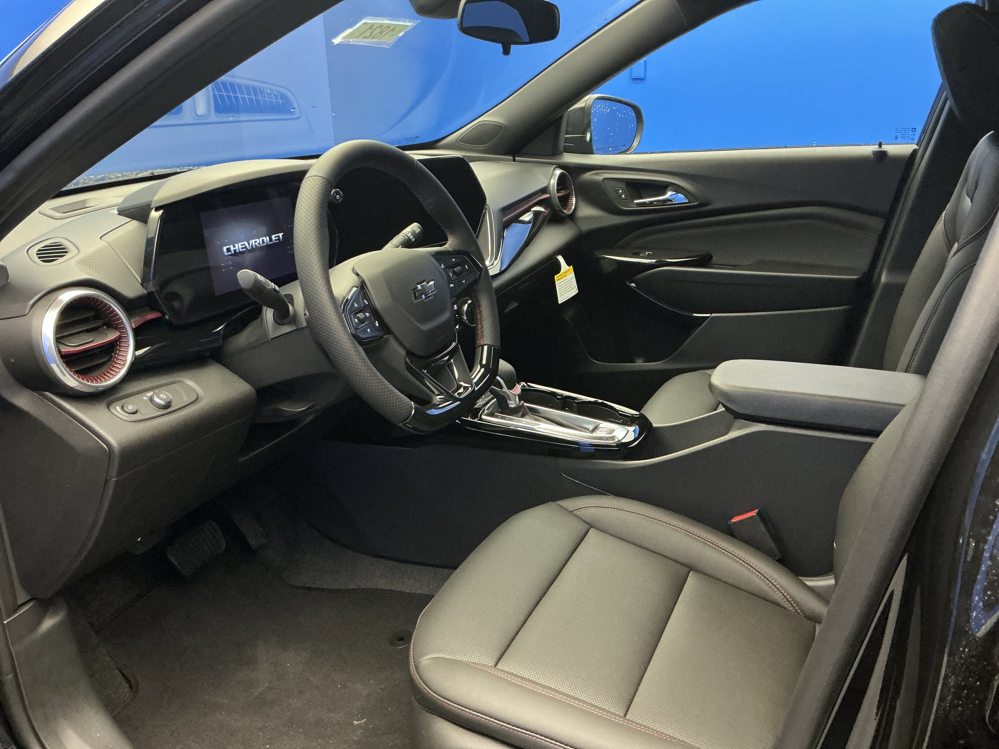 Used 2026 Chevrolet Trax RS w/ Sunroof Package FWD image 12