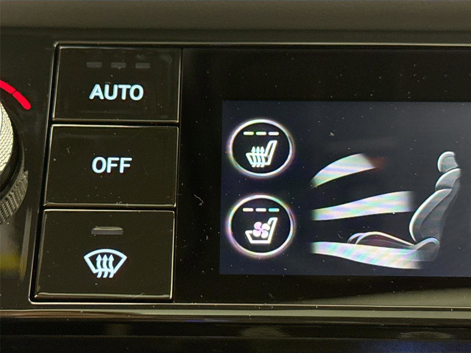 Used 2025 Genesis G70 3.3T Advanced image 8