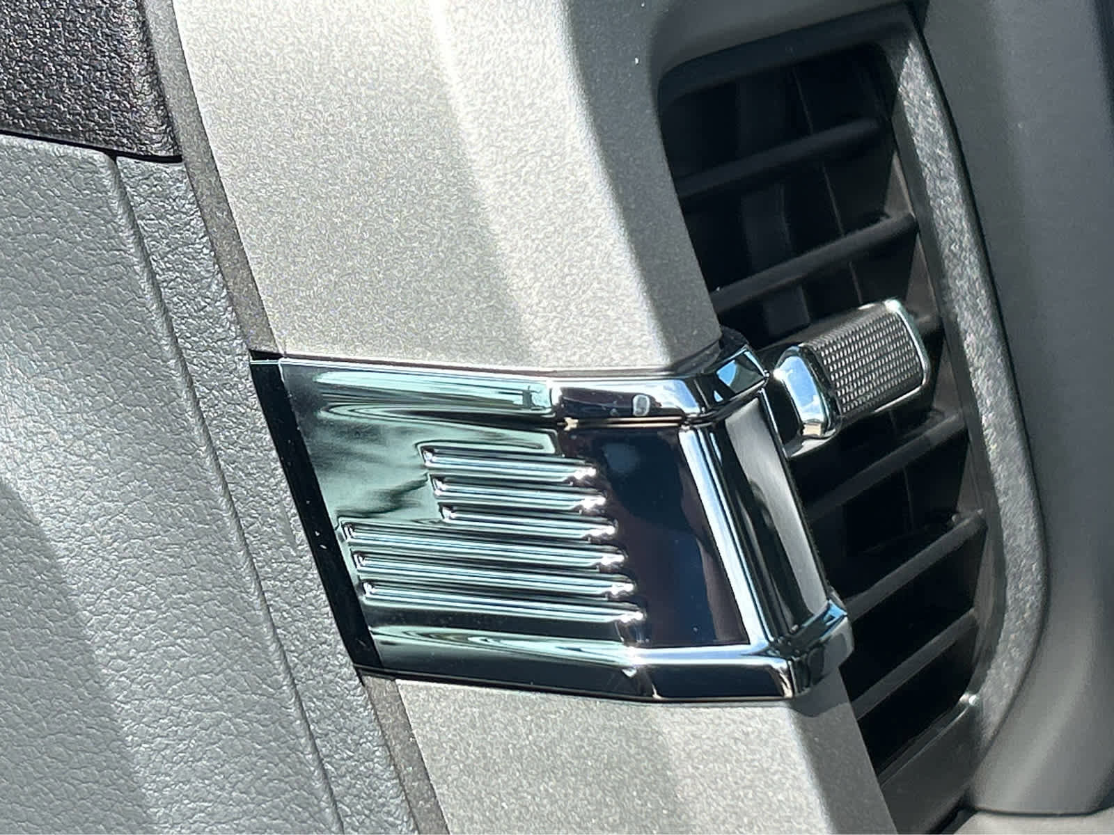 New 2025 Ford F350 XL w/ XL Chrome Package image 11