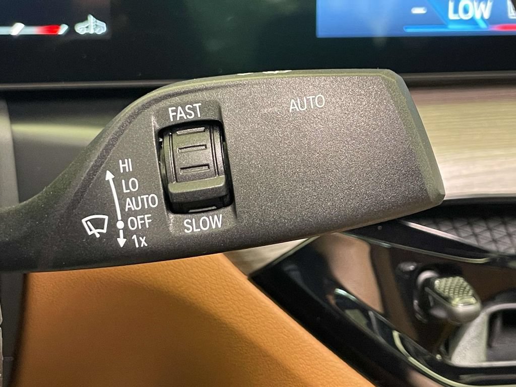 New 2026 BMW 330i xDrive Sedan w/ Convenience Package AWD/4WD image 36