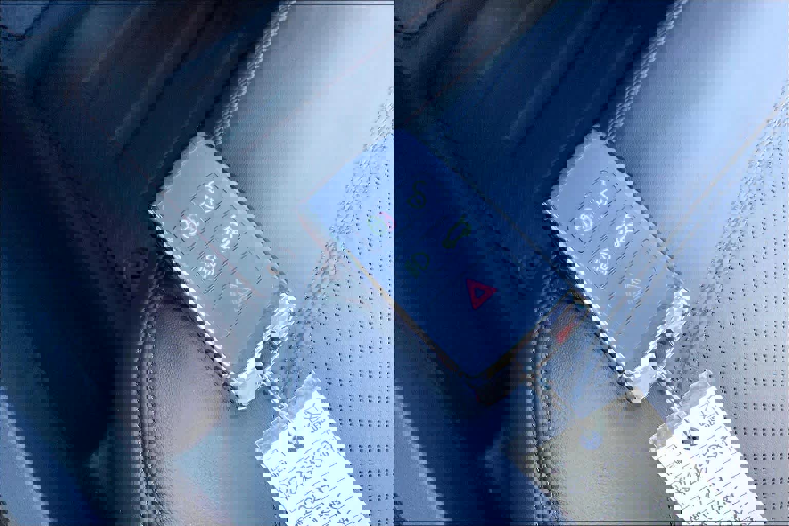 Used 2024 Land Rover Defender 110 SE image 14