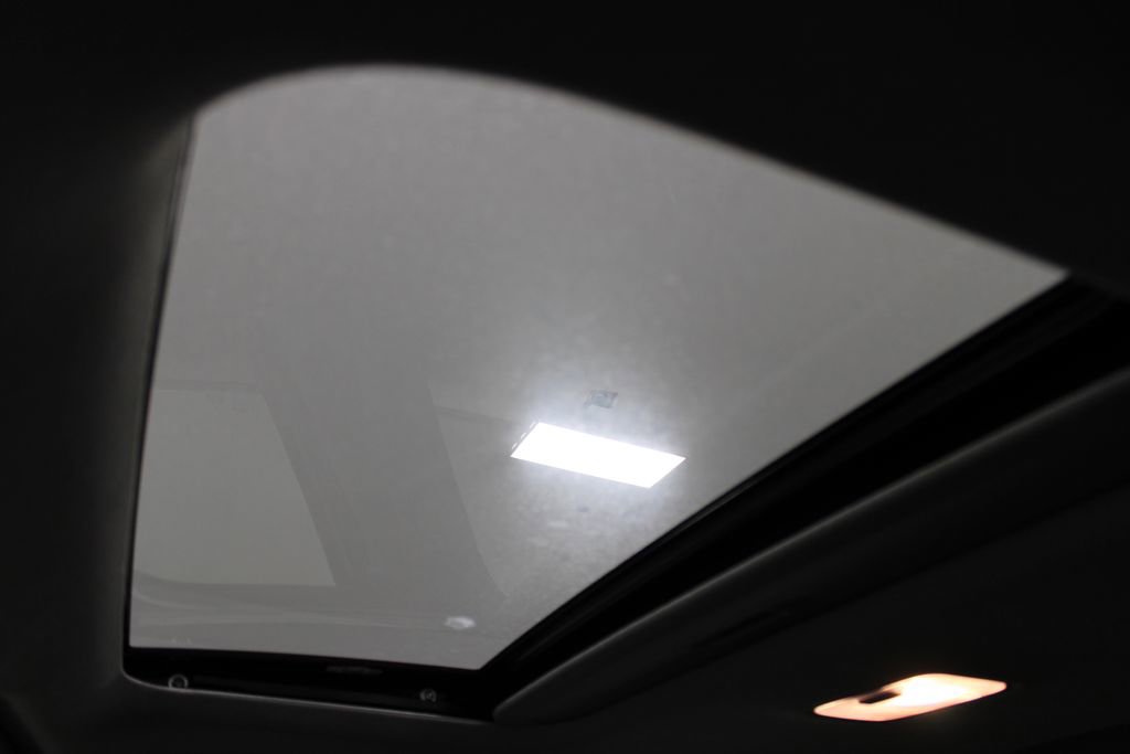 Used 2024 Hyundai Elantra SEL w/ Convenience Package image 35