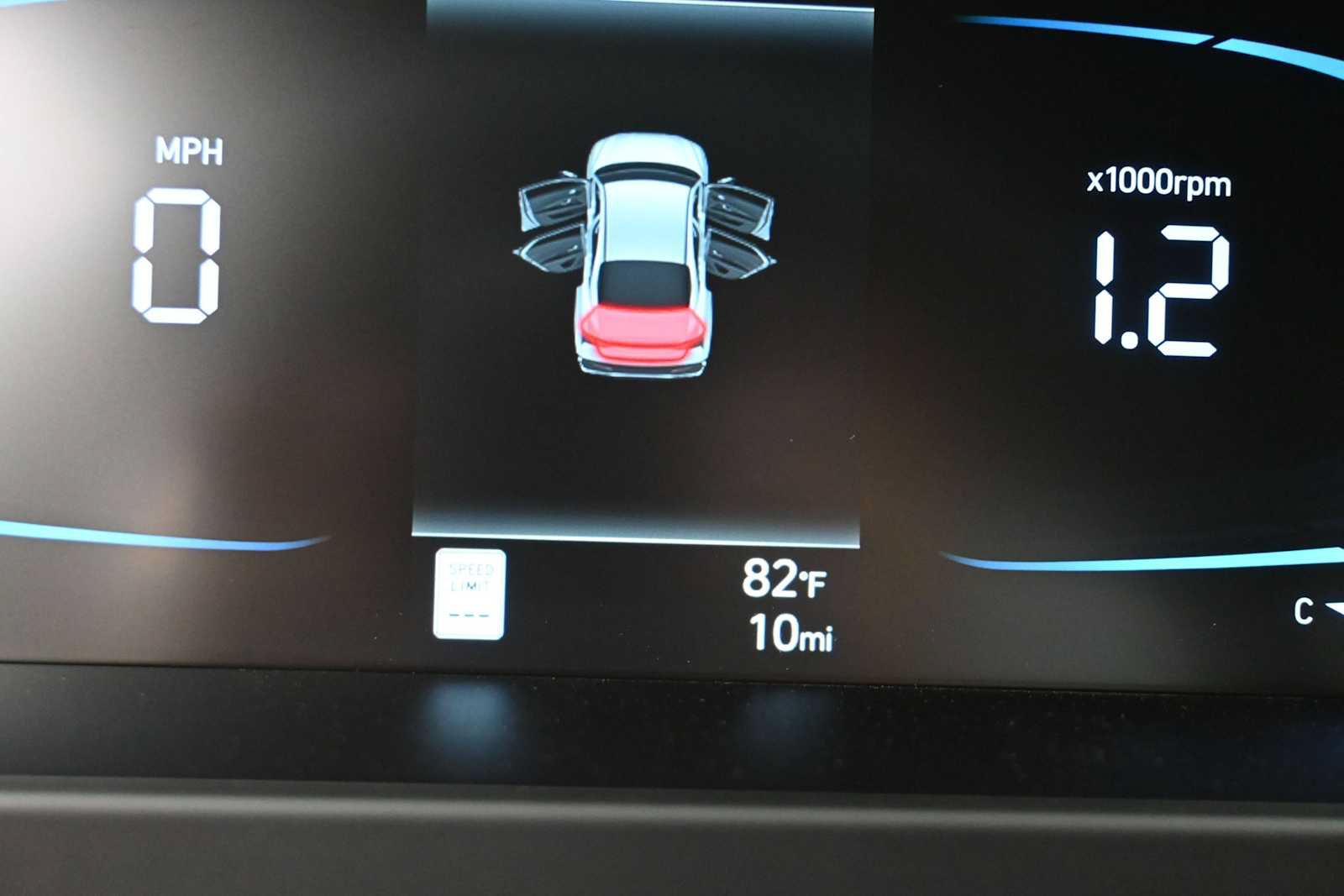 New 2026 Hyundai Elantra SEL Sport FWD image 21