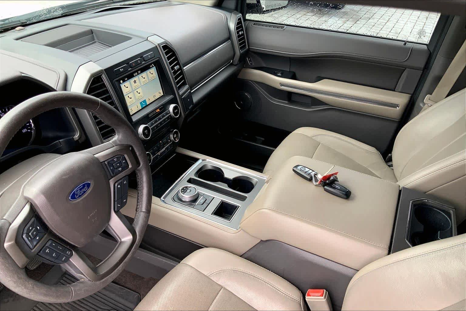 Used 2018 Ford Expedition XLT w/ Equipment Group 202A RWD image 14