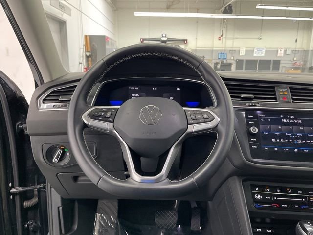 Used 2023 Volkswagen Tiguan SE w/ Panoramic Sunroof Package AWD/4WD image 15
