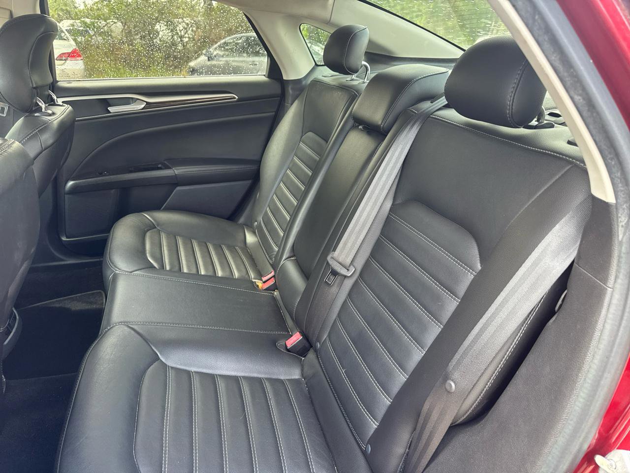 Used 2014 Ford Fusion SE w/ Equipment Group 202A FWD image 10