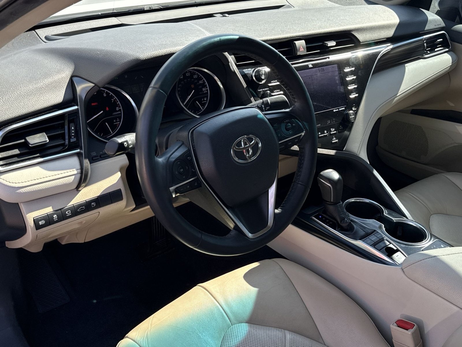 Used 2018 Toyota Camry XLE w/ Audio Package FWD image 16