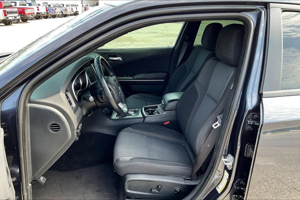 Used 2018 Dodge Charger SXT Plus RWD image 22