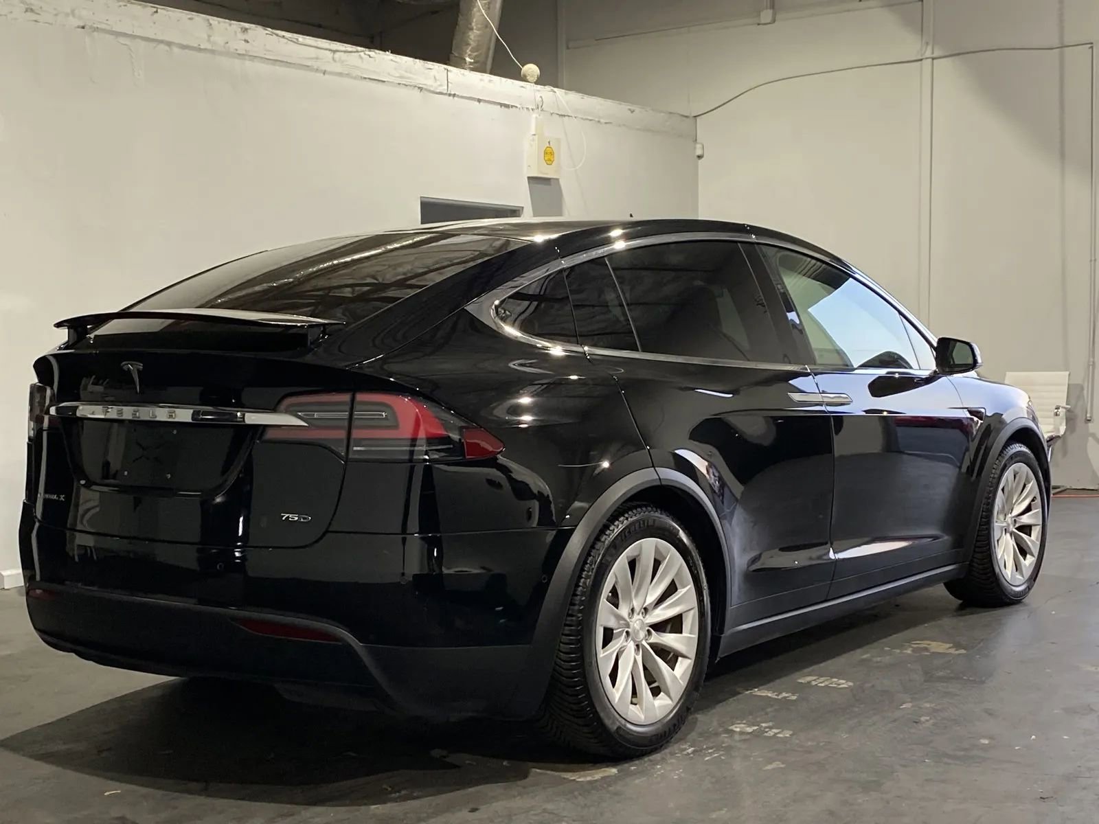 Used 2018 Tesla Model X 75D image 4
