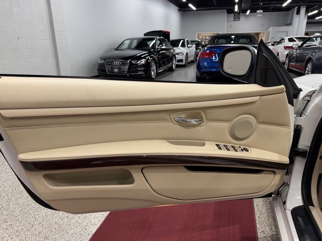 Used 2010 BMW 328i Convertible RWD image 18