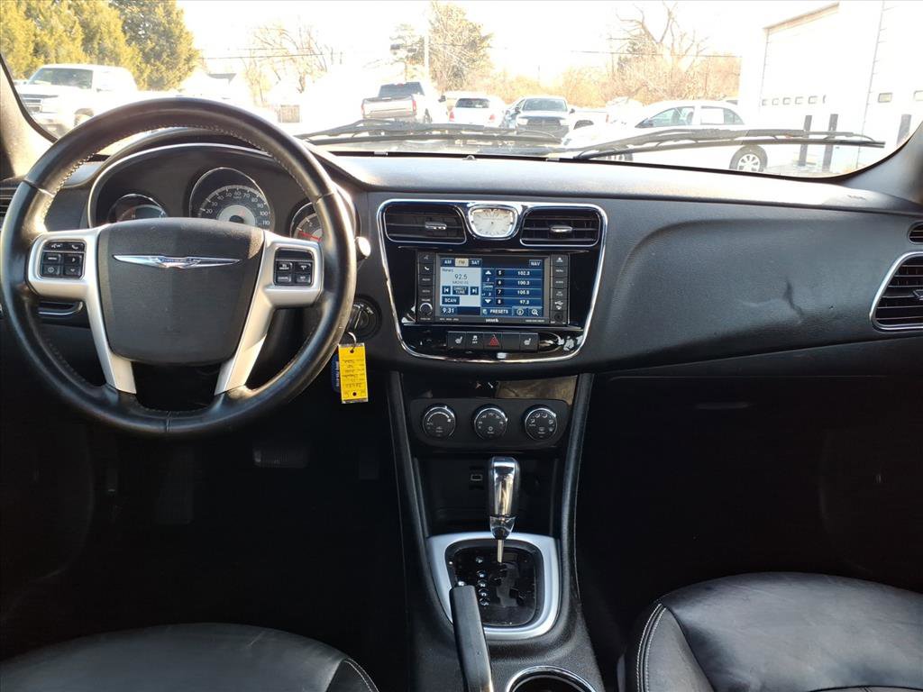 Used 2011 Chrysler 200 Limited image 7