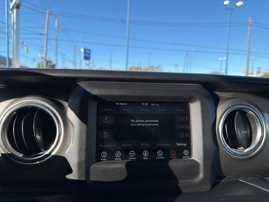 Used 2018 Jeep Wrangler Unlimited Sahara image 24