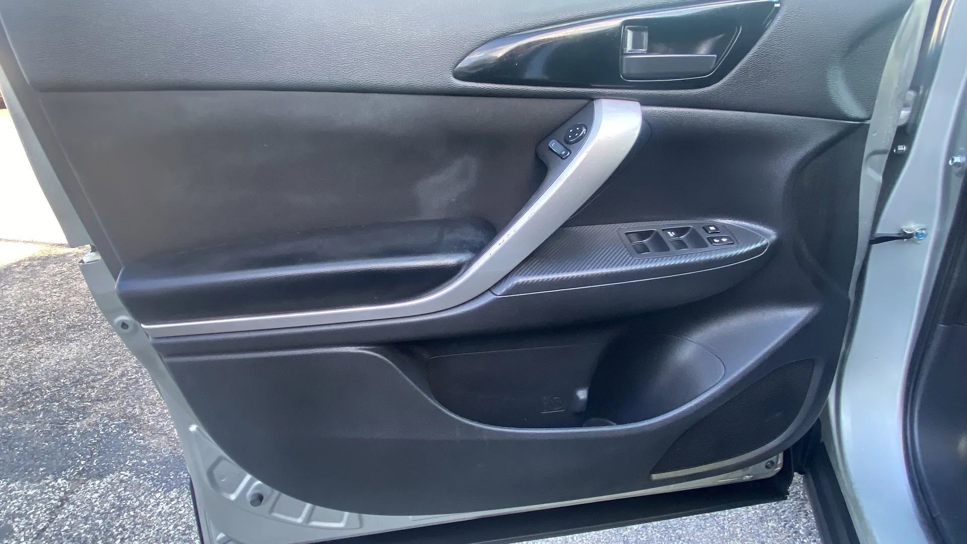 Used 2020 Mitsubishi Eclipse Cross ES FWD image 15