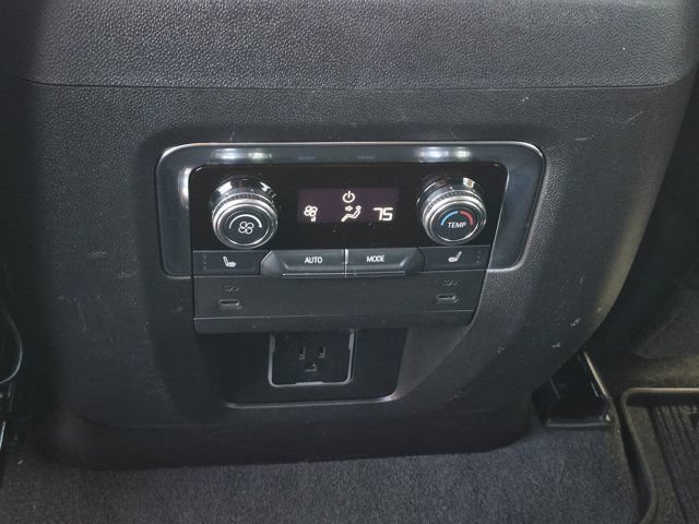 Used 2025 GMC Yukon AT4 w/ Premium Trailering Package AWD/4WD image 16