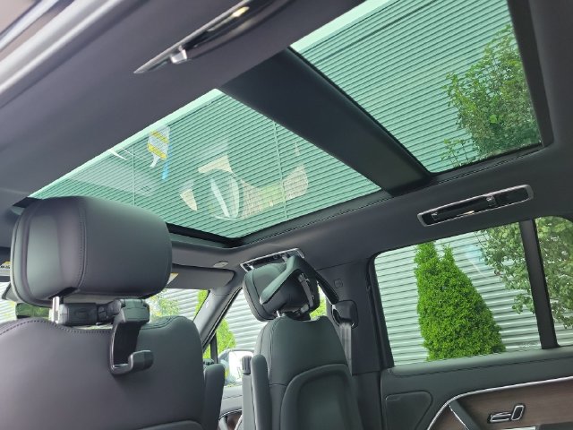 New 2026 Land Rover Range Rover SE AWD/4WD image 9