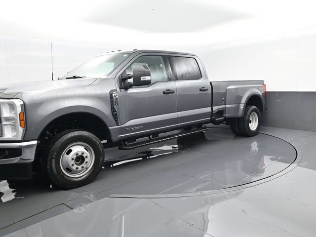 Used 2024 Ford F350 XLT AWD/4WD image 2