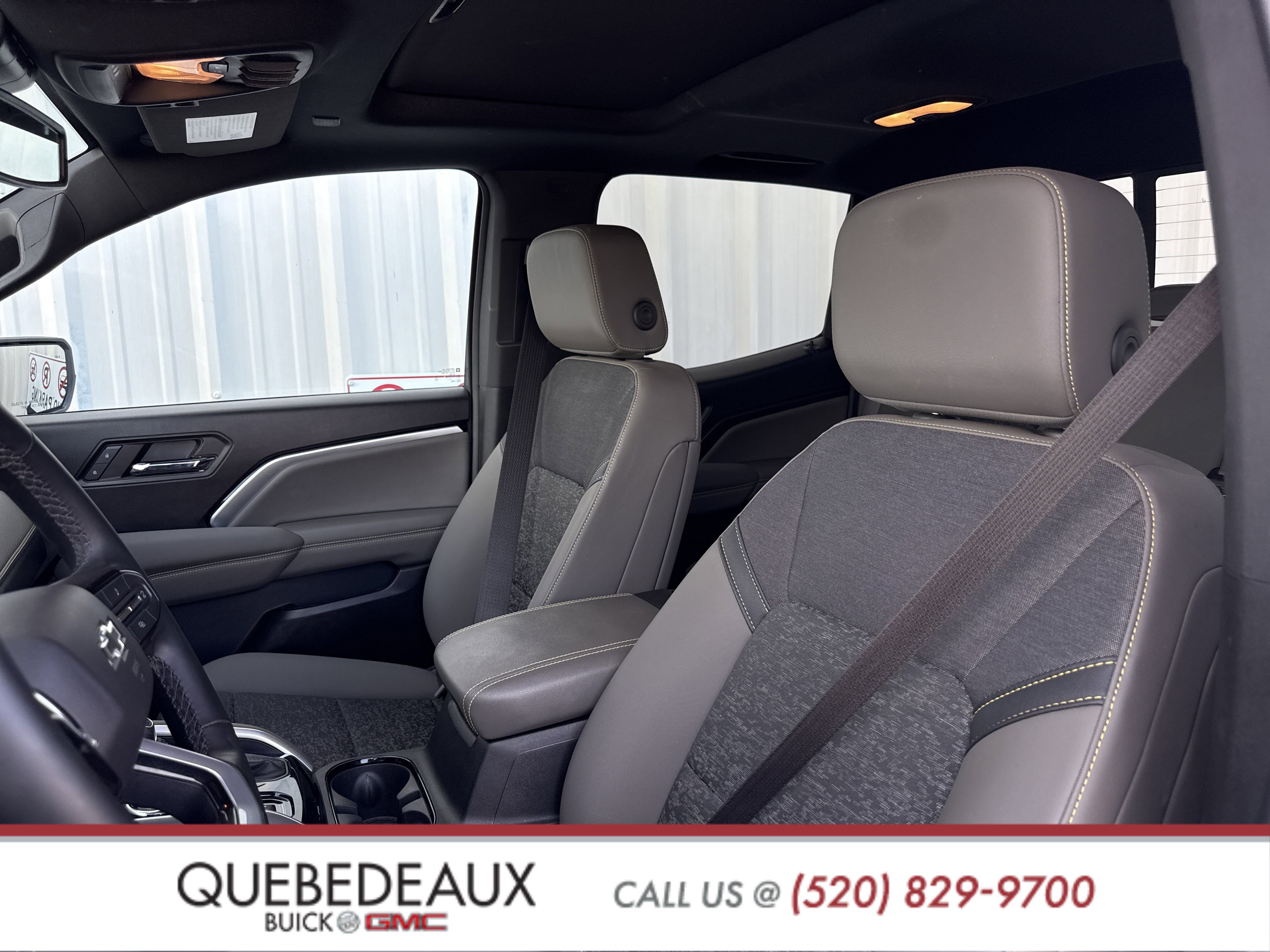 Used 2024 Chevrolet Colorado ZR2 w/ Technology Package image 19