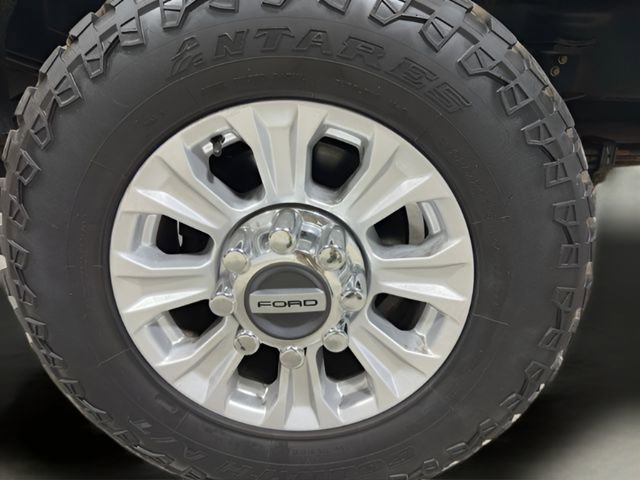Used 2022 Ford F350 XLT w/ Snow Plow Prep Package AWD/4WD image 29