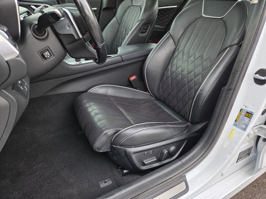 Used 2019 Genesis G70 2.0T Advanced w/ Prestige Package AWD/4WD image 9