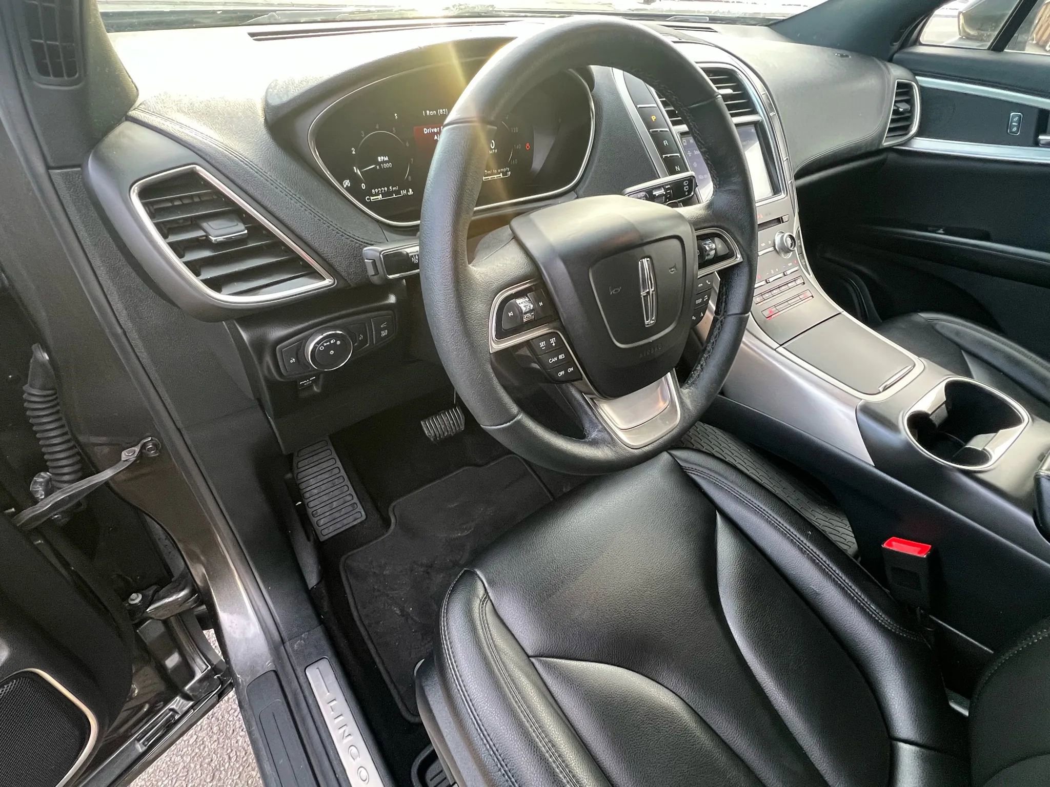 Used 2019 Lincoln Nautilus Premier AWD/4WD image 26