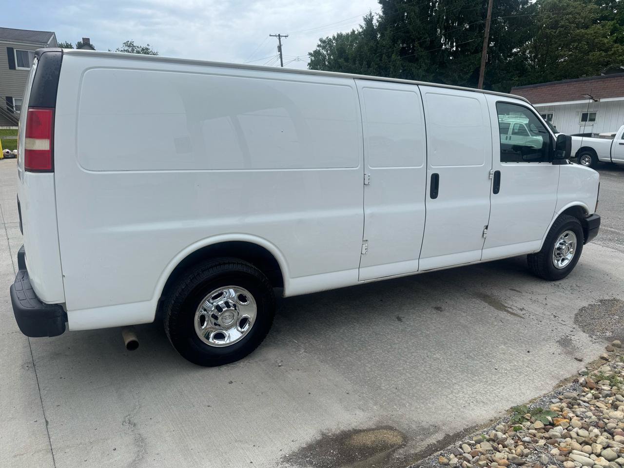 Used 2015 Chevrolet Express 3500 Extended RWD image 5
