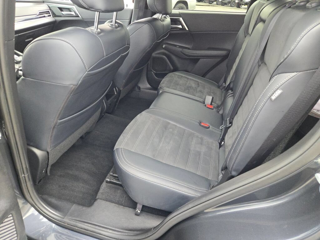 Used 2024 Mitsubishi Outlander SE AWD/4WD image 27