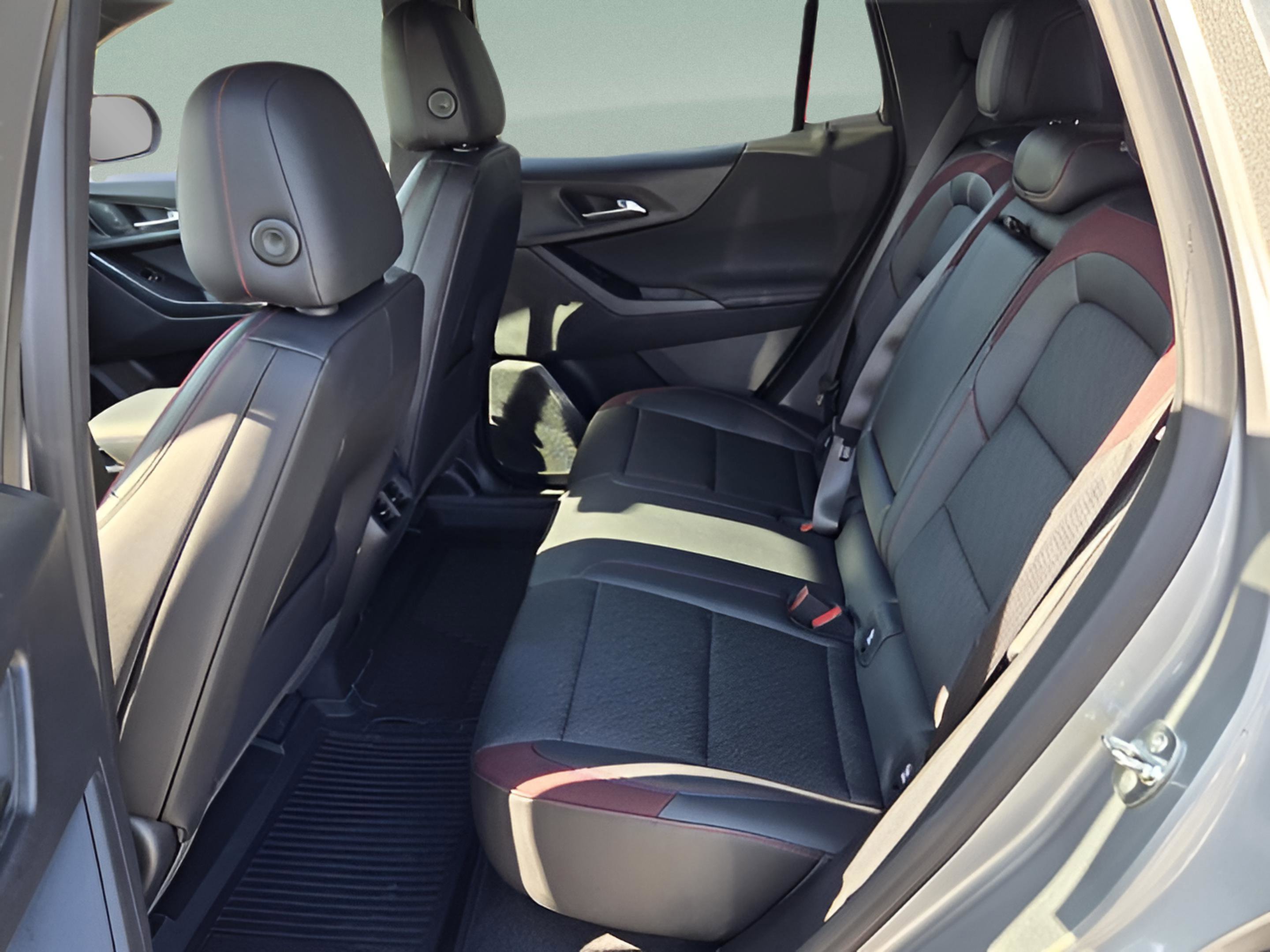 New 2026 Chevrolet Equinox RS w/ Convenience Package III AWD/4WD image 31