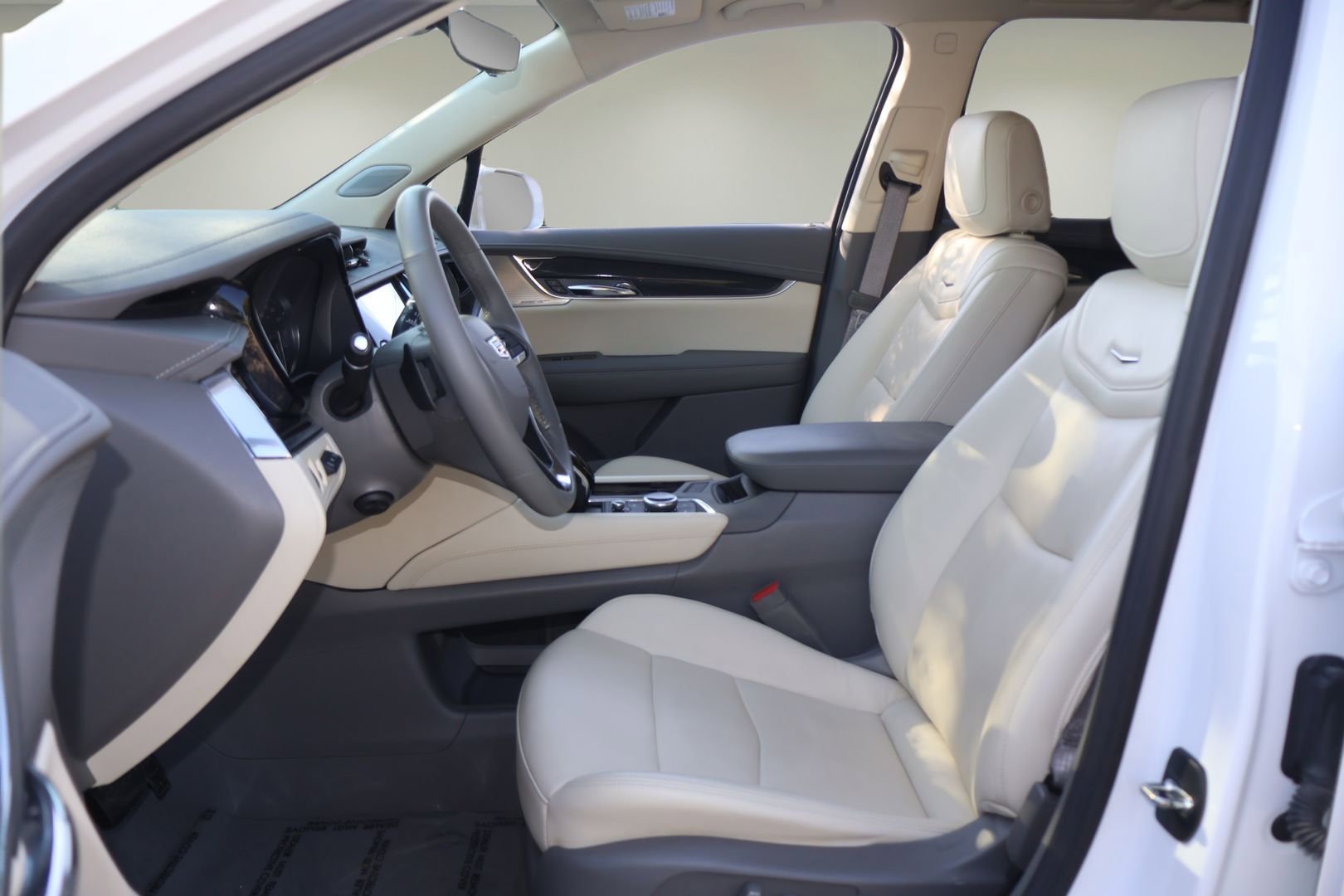 Used 2020 Cadillac XT6 Premium Luxury FWD image 11