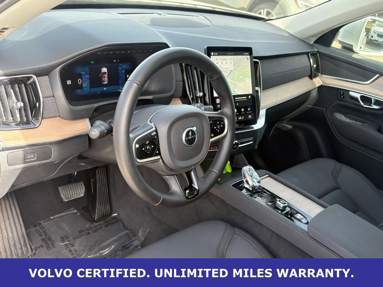 Certified 2025 Volvo XC90 B6 Plus image 17