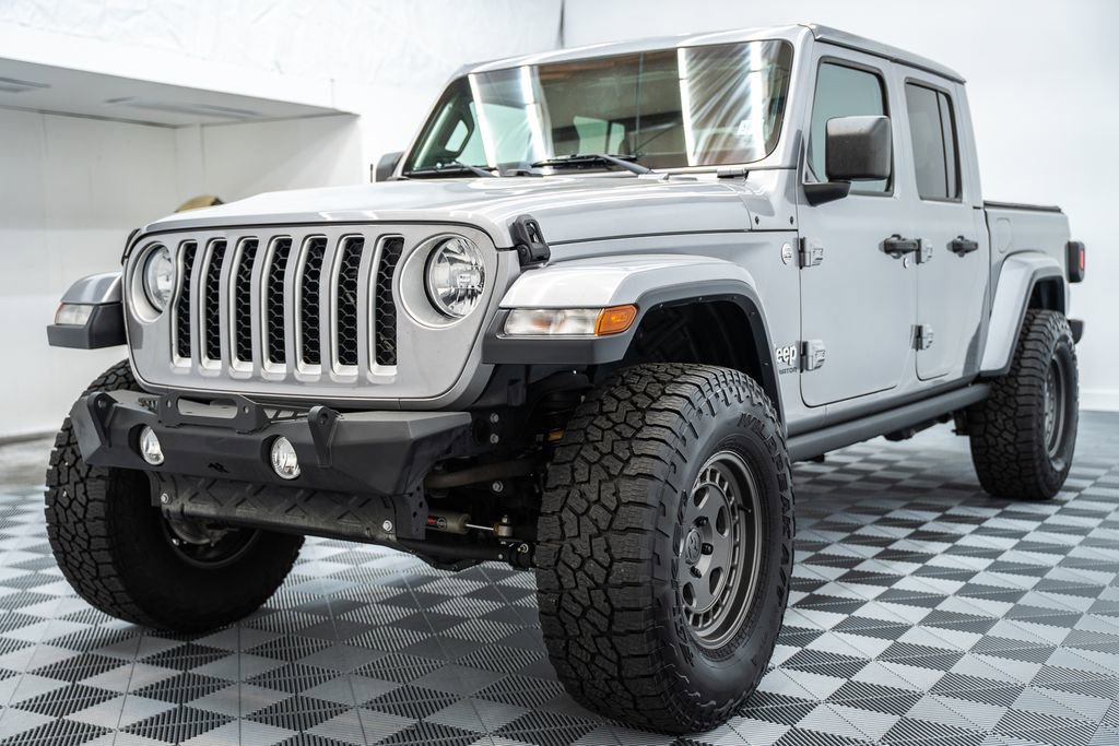 Used 2020 Jeep Gladiator Overland image 3