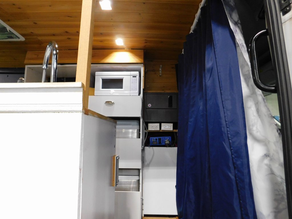 Used 2019 Ford Transit 250 148 Medium Roof image 36