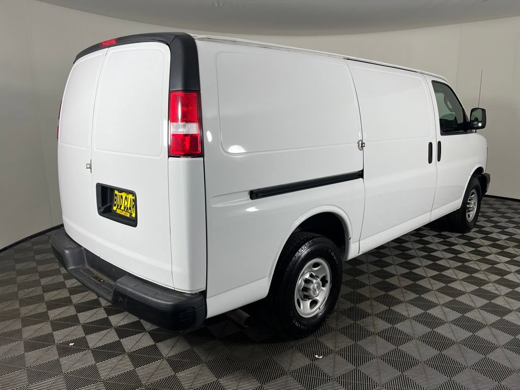Used 2017 Chevrolet Express 3500 image 6