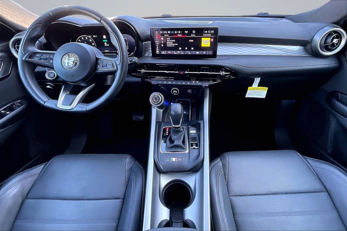 Used 2024 Alfa Romeo Tonale Ti w/ Premium Interior Package AWD/4WD image 16