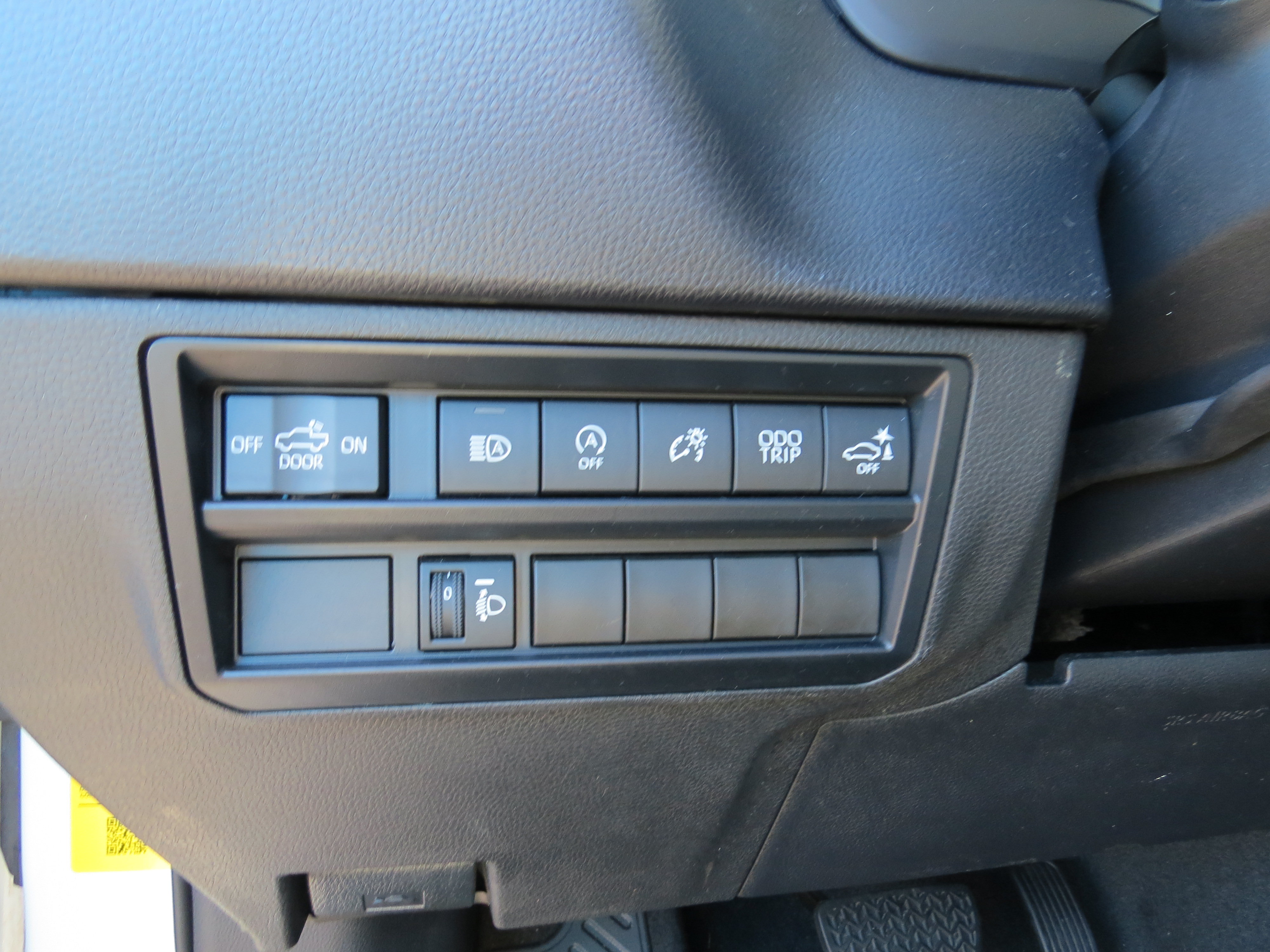 Used 2023 Toyota Tundra SR5 w/ SR5 Convenience Package AWD/4WD image 17
