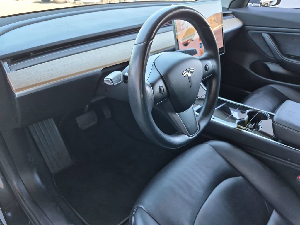 Used 2018 Tesla Model 3 Long Range RWD image 9