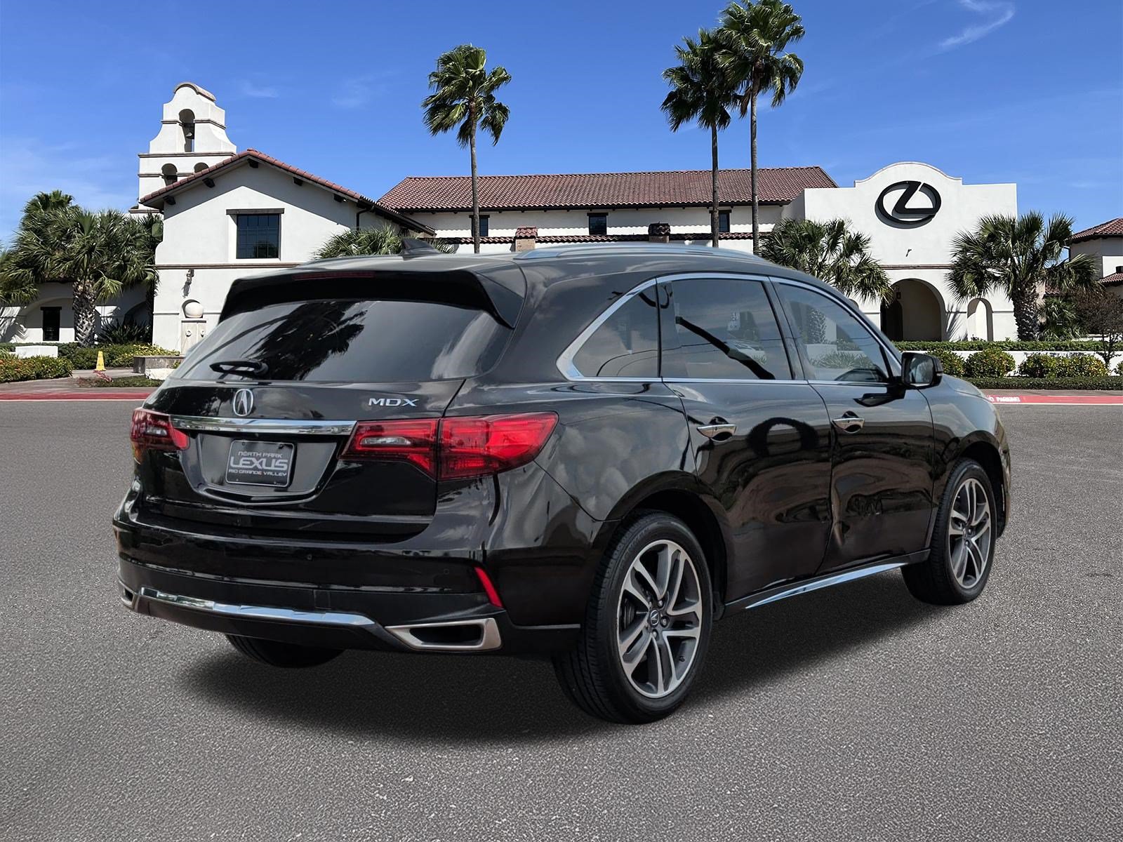 Used 2018 Acura MDX FWD w/ Advance & Entertainment image 2