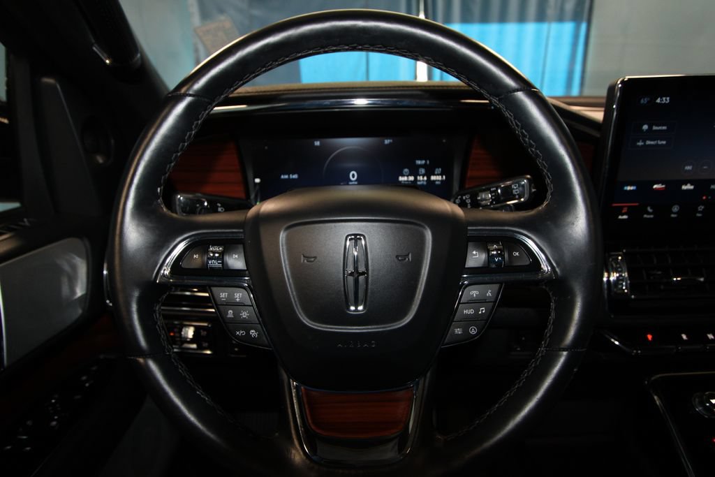 Used 2024 Lincoln Navigator L Reserve AWD/4WD image 12